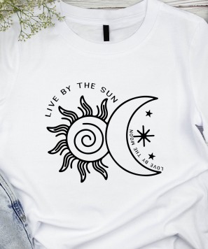 Tricou personalizat "Live by the sun, Love by the moon"